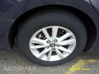 2025 Toyota Camry LE - miniatura 18