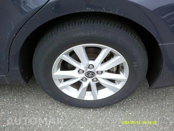 2025 Toyota Camry LE - miniatura 2