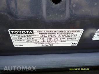 2025 Toyota Camry LE - miniatura 8