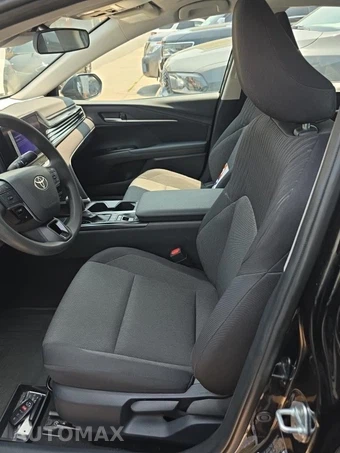 2025 Toyota Camry LE - miniatura 13