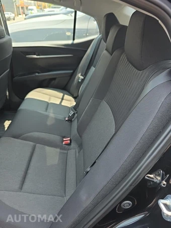 2025 Toyota Camry LE - miniatura 16
