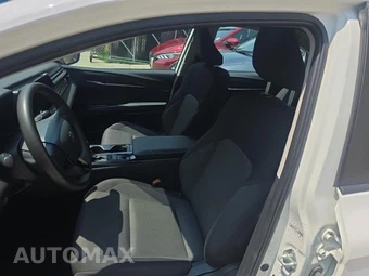 2025 Toyota Camry LE - miniatura 13