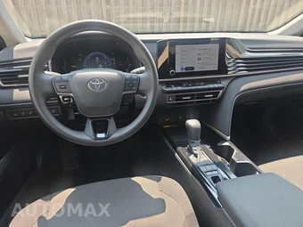 2025 Toyota Camry LE - miniatura 14
