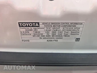2025 Toyota Camry LE - miniatura 10