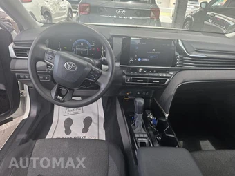 2025 Toyota Camry LE - miniatura 18