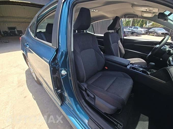2025 Toyota Camry LE - miniatura 18