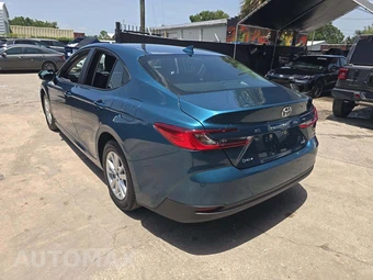 2025 Toyota Camry LE - miniatura 2