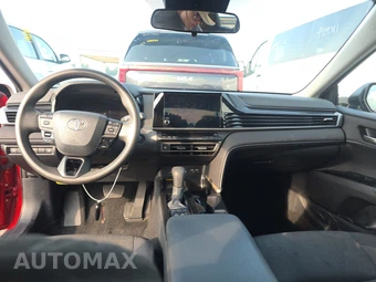 2025 Toyota Camry LE - miniatura 11