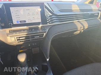 2025 Toyota Camry LE - miniatura 11