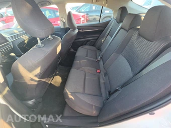 2025 Toyota Camry LE - miniatura 13
