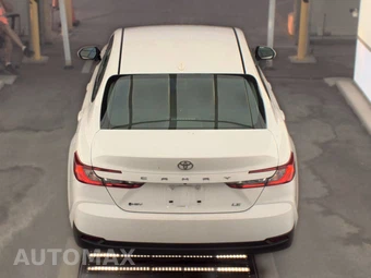 2025 Toyota Camry LE - miniatura 5