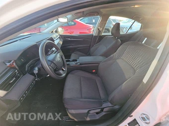 2025 Toyota Camry LE - miniatura 7