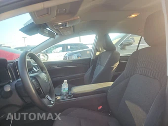 2025 Toyota Camry LE - miniatura 18