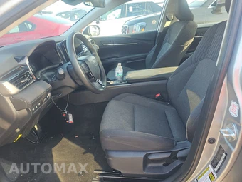 2025 Toyota Camry LE - miniatura 7