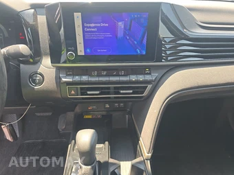 2025 Toyota Camry LE - miniatura 11
