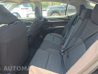 2025 Toyota Camry LE - miniatura 13