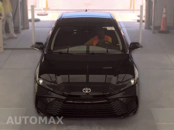 2025 Toyota Camry LE - miniatura 2