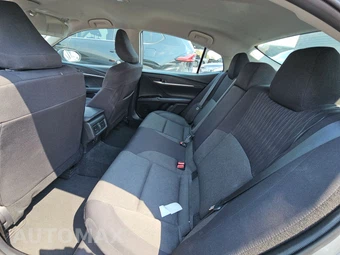2025 Toyota Camry LE - miniatura 13