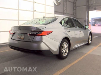 2025 Toyota Camry LE - miniatura 4