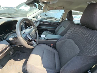 2025 Toyota Camry LE - miniatura 7