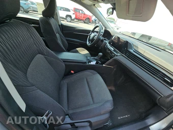 2025 Toyota Camry LE - miniatura 8
