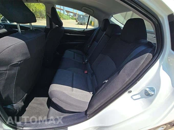 2025 Toyota Camry LE - miniatura 13