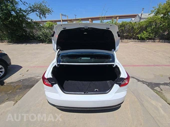 2025 Toyota Camry LE - miniatura 14