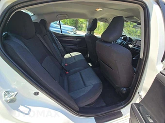 2025 Toyota Camry LE - miniatura 16