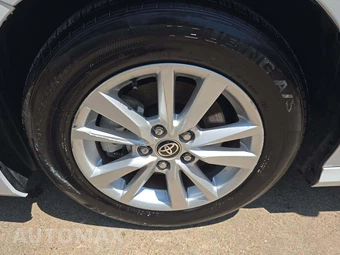 2025 Toyota Camry LE - miniatura 22