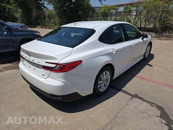 2025 Toyota Camry LE - miniatura 3