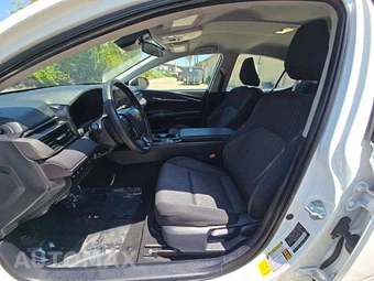 2025 Toyota Camry LE - miniatura 6