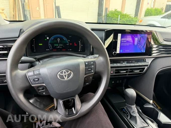 2025 Toyota Camry LE - miniatura 11