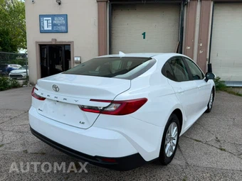 2025 Toyota Camry LE - miniatura 6