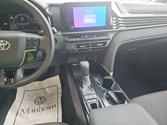 2025 Toyota Camry LE - miniatura 11