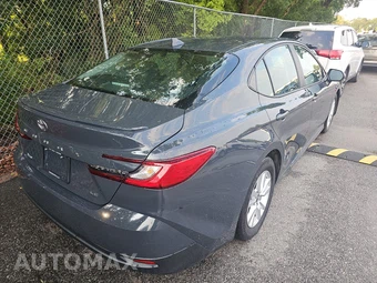 2025 Toyota Camry LE - miniatura 4