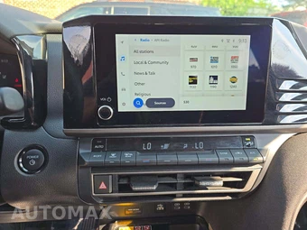 2025 Toyota Camry LE - miniatura 10