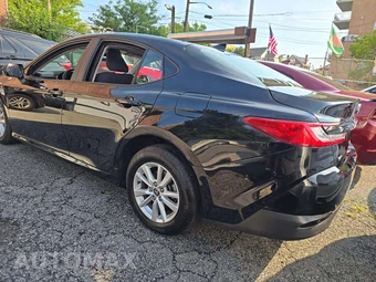 2025 Toyota Camry LE - miniatura 2