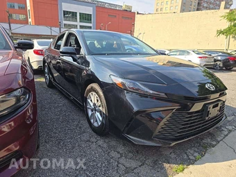 2025 Toyota Camry LE - miniatura 4