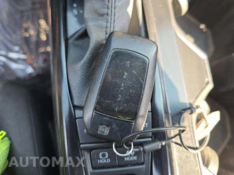 2025 Toyota Camry LE - miniatura 8