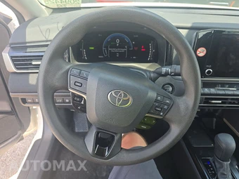 2025 Toyota Camry LE - miniatura 10