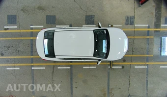 2025 Toyota Camry LE - miniatura 19