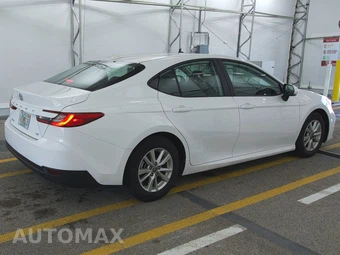 2025 Toyota Camry LE - miniatura 4