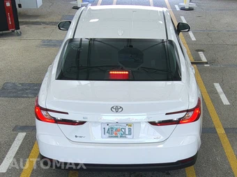 2025 Toyota Camry LE - miniatura 5