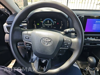 2025 Toyota Camry LE - miniatura 10