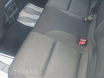 2025 Toyota Camry LE - miniatura 13