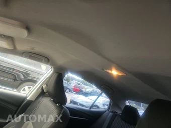 2025 Toyota Camry LE - miniatura 18