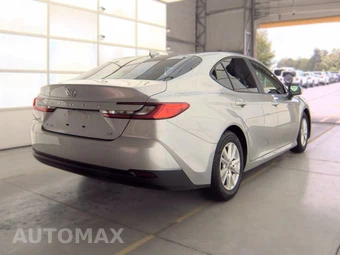 2025 Toyota Camry LE - miniatura 4