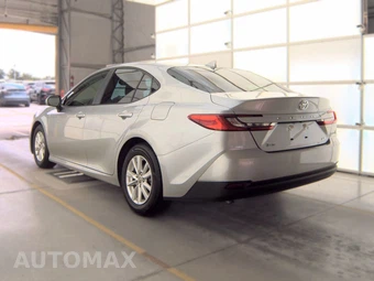 2025 Toyota Camry LE - miniatura 6
