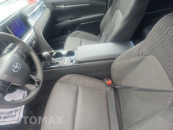2025 Toyota Camry LE - miniatura 7