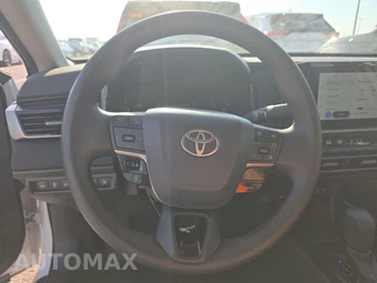 2025 Toyota Camry LE - miniatura 10